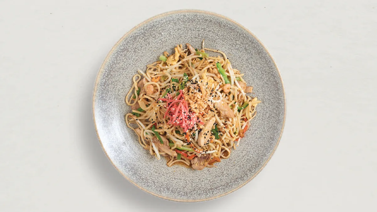 40. Chicken and Prawns Yaki Soba