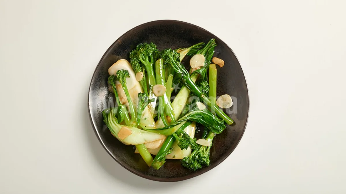 106 Wok-fried greens (VG)