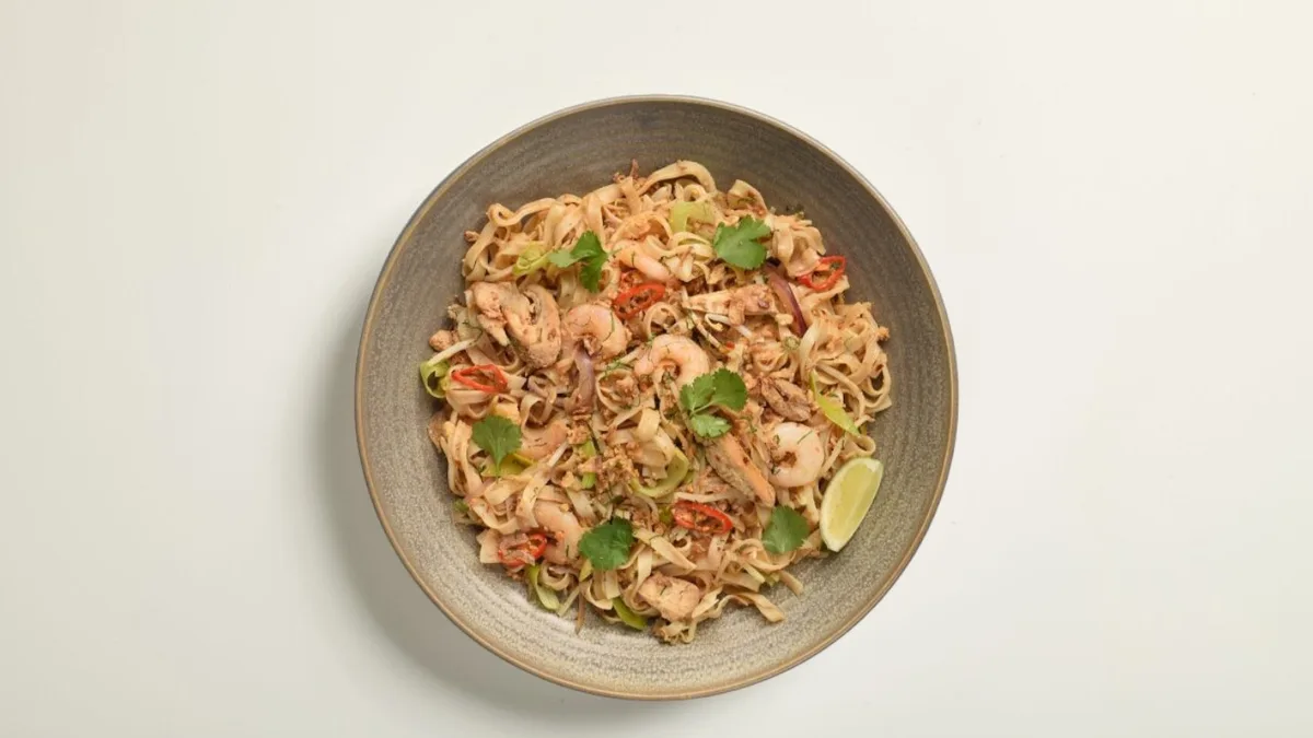 48 Pad thai chicken and shrimp