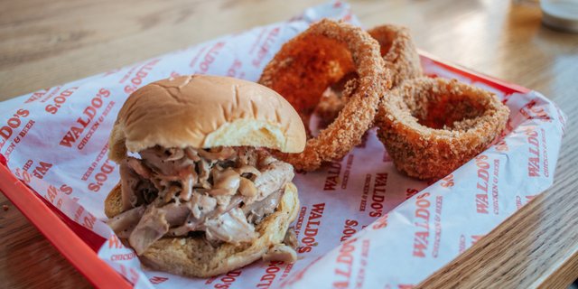 "The Roost" Pulled Chicken Sandwich Boxed Lunch