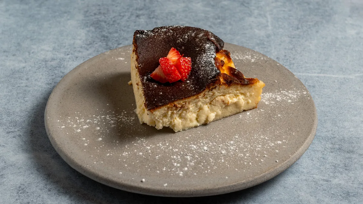 Βάσκικο Cheesecake με Κόκκινα Φρούτα