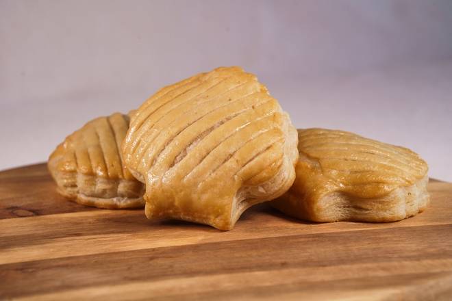 Custard Puff Pastry** (Tahoe)