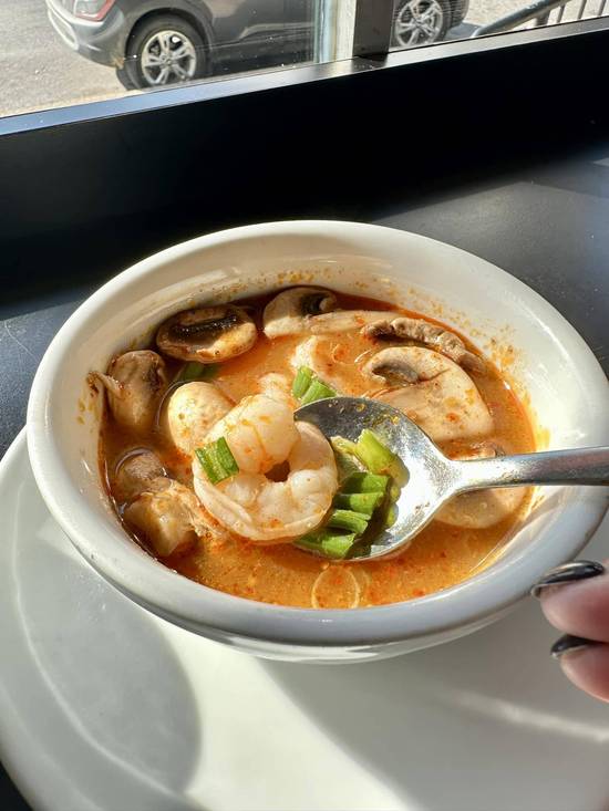 Thai Tom Yum Soup, 16 oz