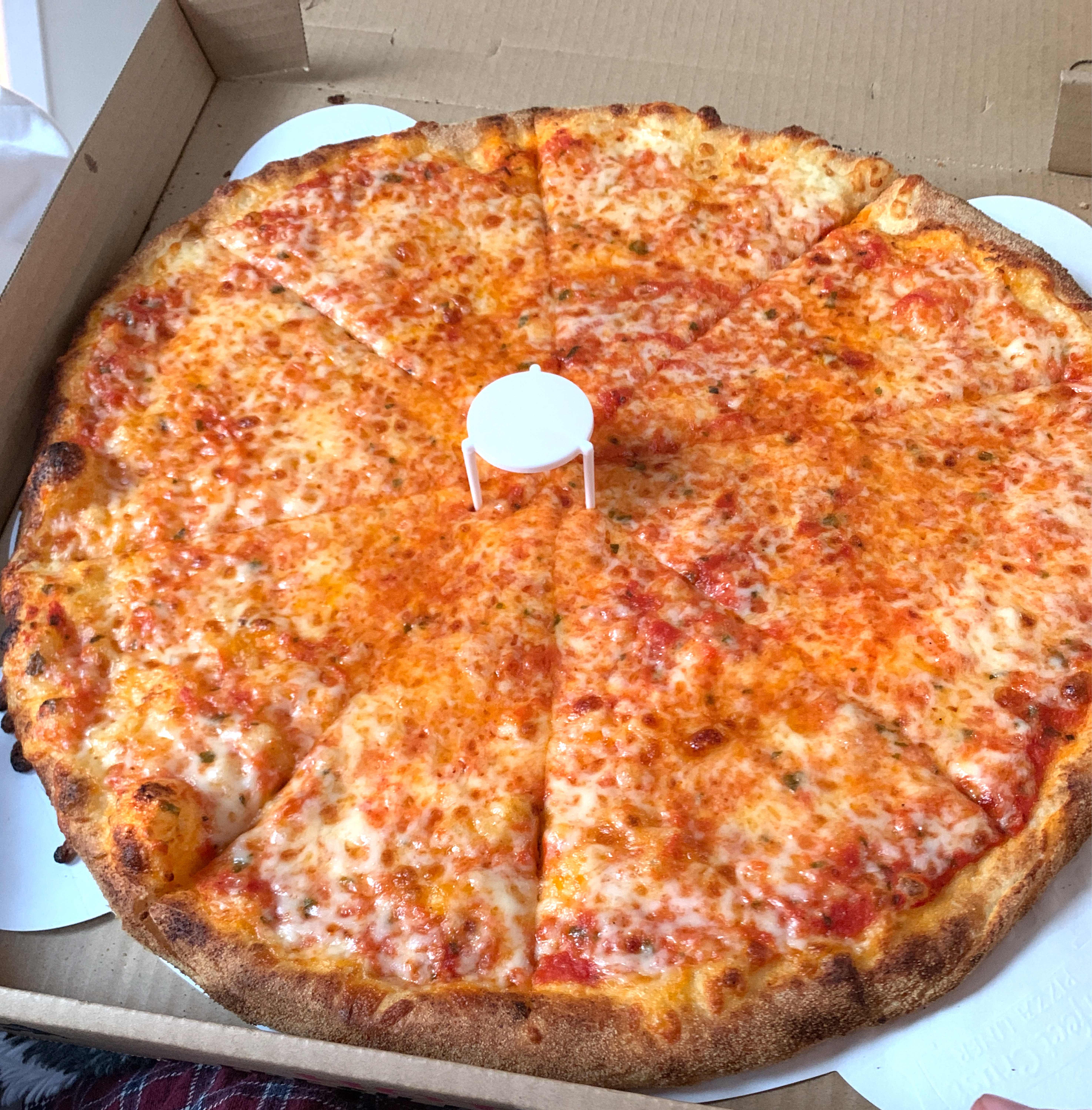 New Yorker Pizza - Large