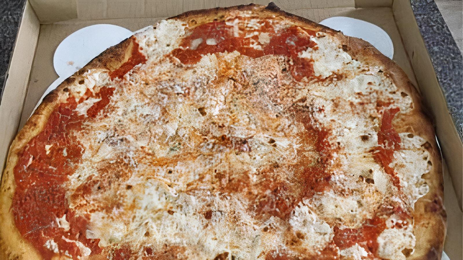 Quattro Formaggi Pizza - Large