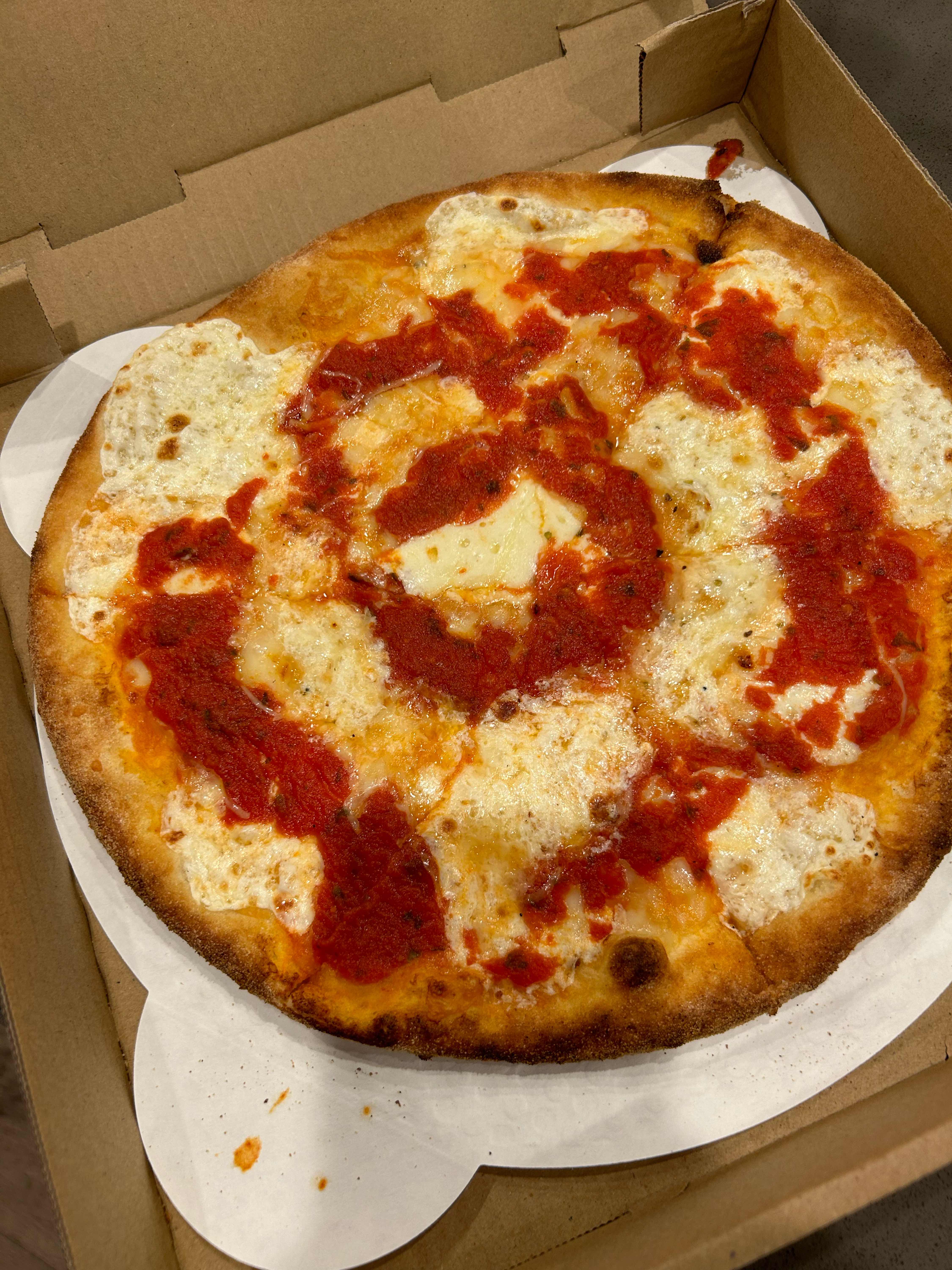 Quattro Formaggi Pizza - Medium