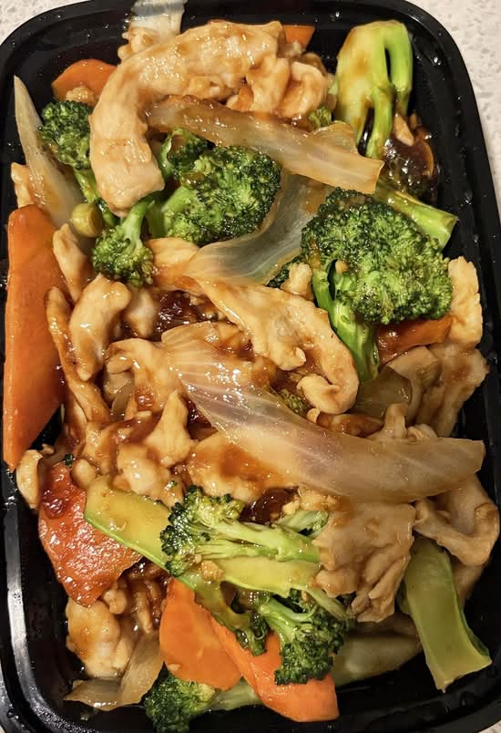 Broccoli and Onions Chicken