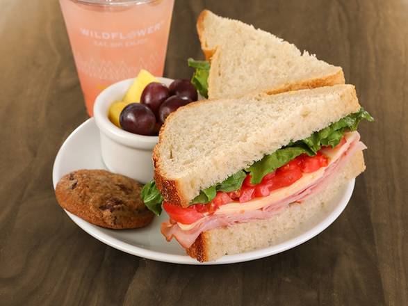 Kids Build Sandwich