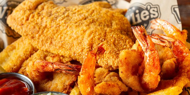 Catfish and Shrimp Combo Platter