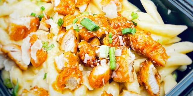 Sticky Finger Mac and Cheese Boxed Lunch