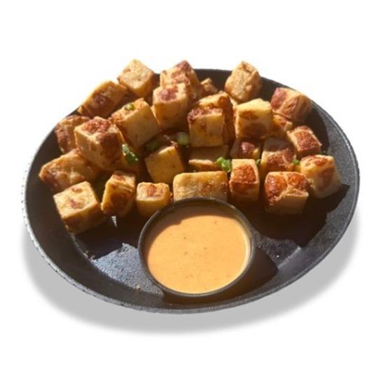 BATTERED CHEESE CURDS