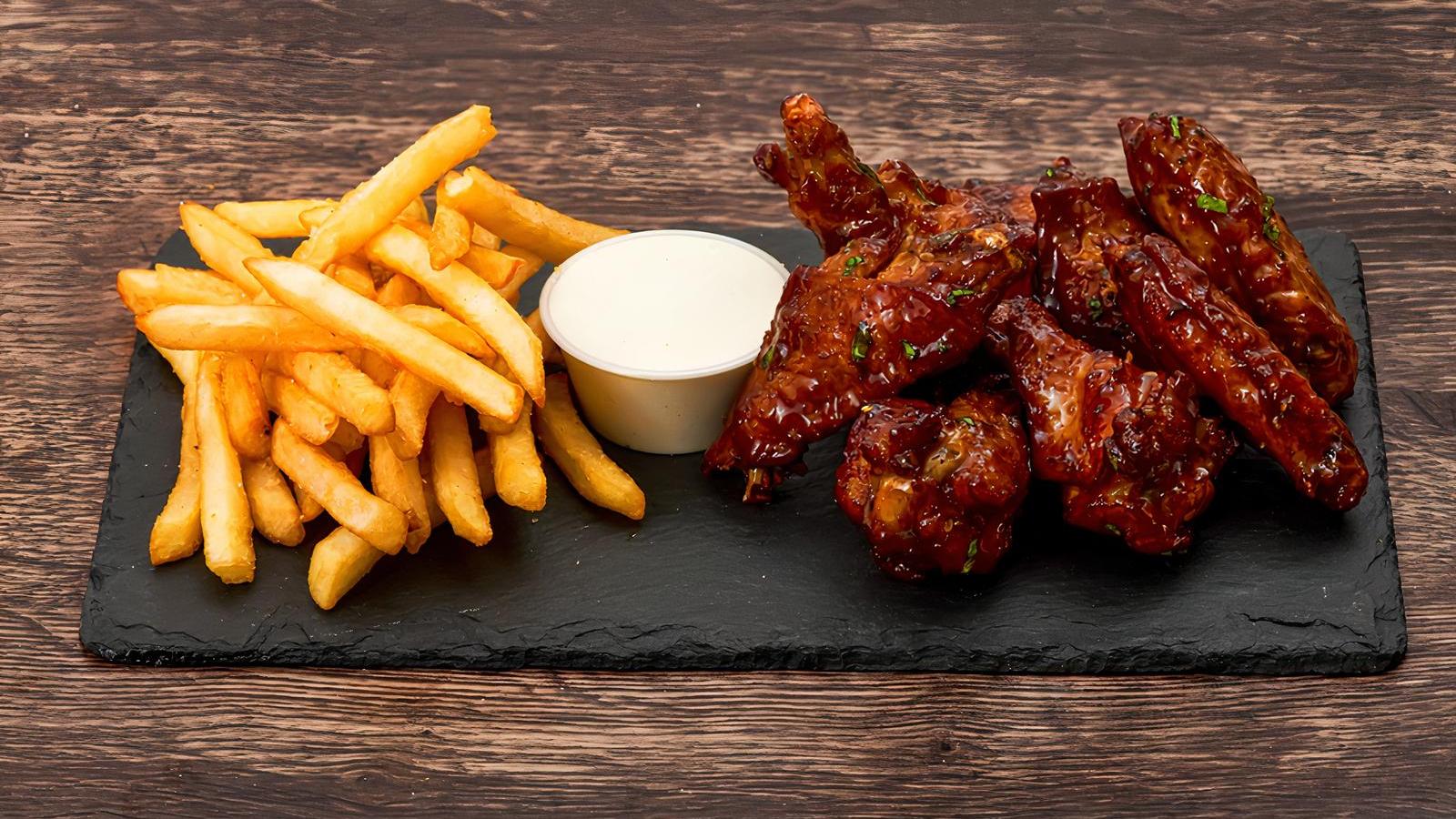 8 Piece Crispy Wings and Fries Combo
