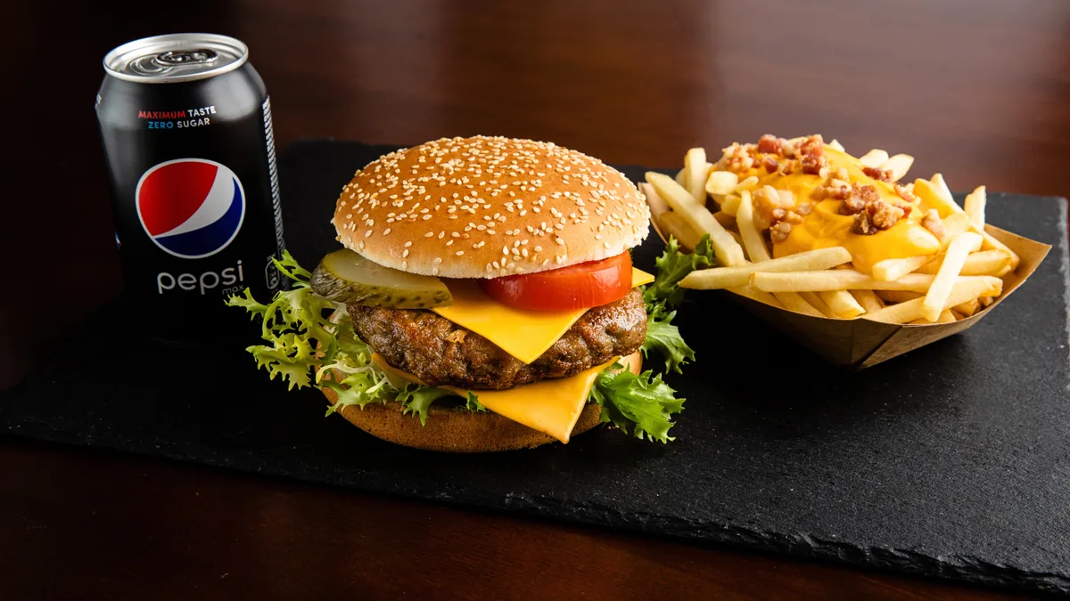 CheeZe Burger Menü
