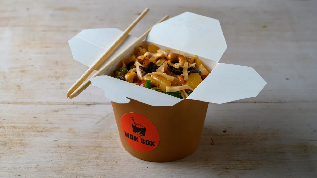 Noodles Αυγού με Φρέσκα Λαχανικά και Αυγό