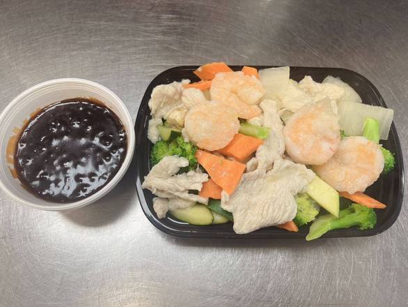 D4.Steamed Double Delight Mixture of Chicken and Shrimp