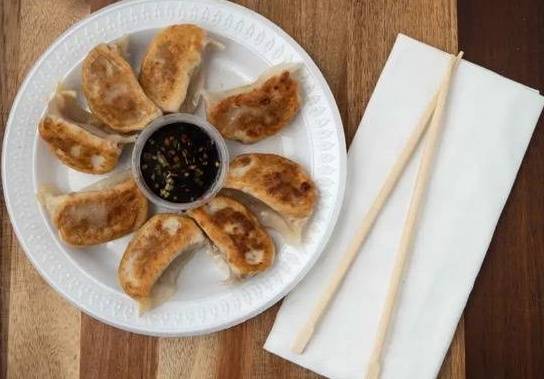 Fried Dumplings (8 pcs)