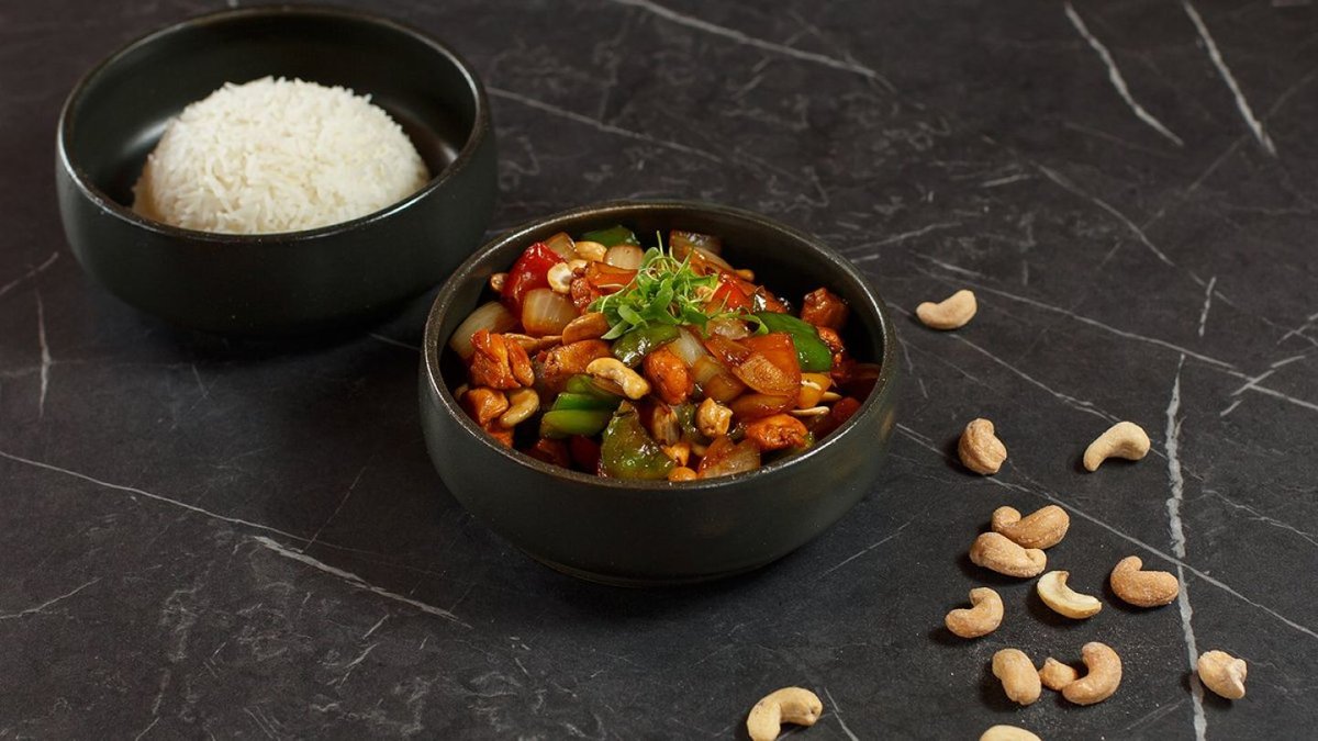 Chicken Cashew (Gai Met Mumang)