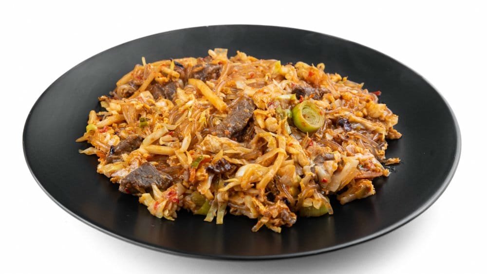 R5 - Tăiței cartof dulce, vită, ceapă verde, muguri de bambus și sos dulce-picant - 450g
