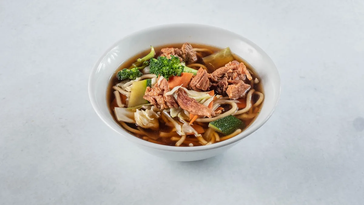 41. Asian noodle soup s junetinom
