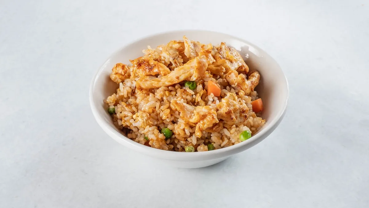 61. Nasi s piletinom, jajima i povrćem