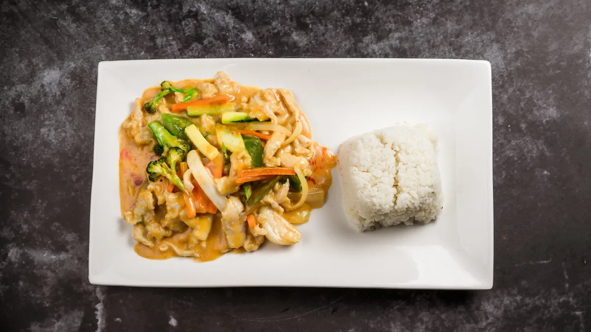 72. Piletina s thai curryem (ljuto)