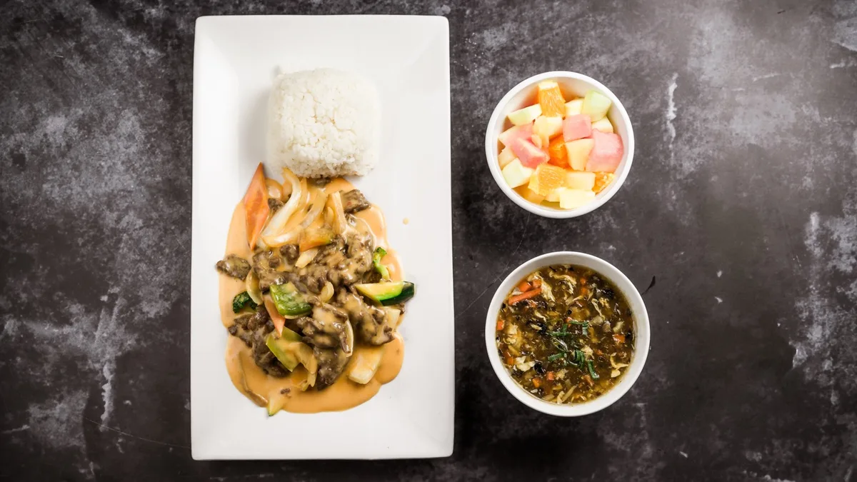 M4. Thai set menu
