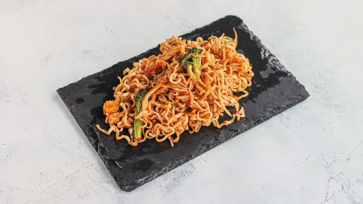 Noodles Mendake με Λαχανικά και Αυγό