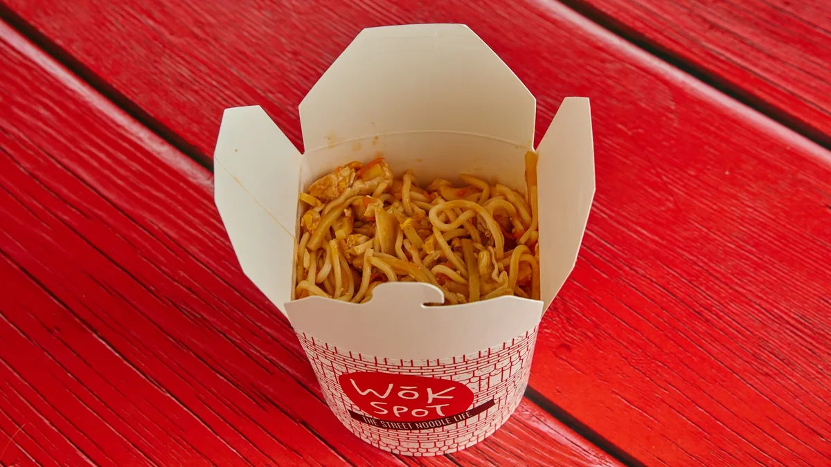 Noodles με Φρέσκα Λαχανικά και Αυγό