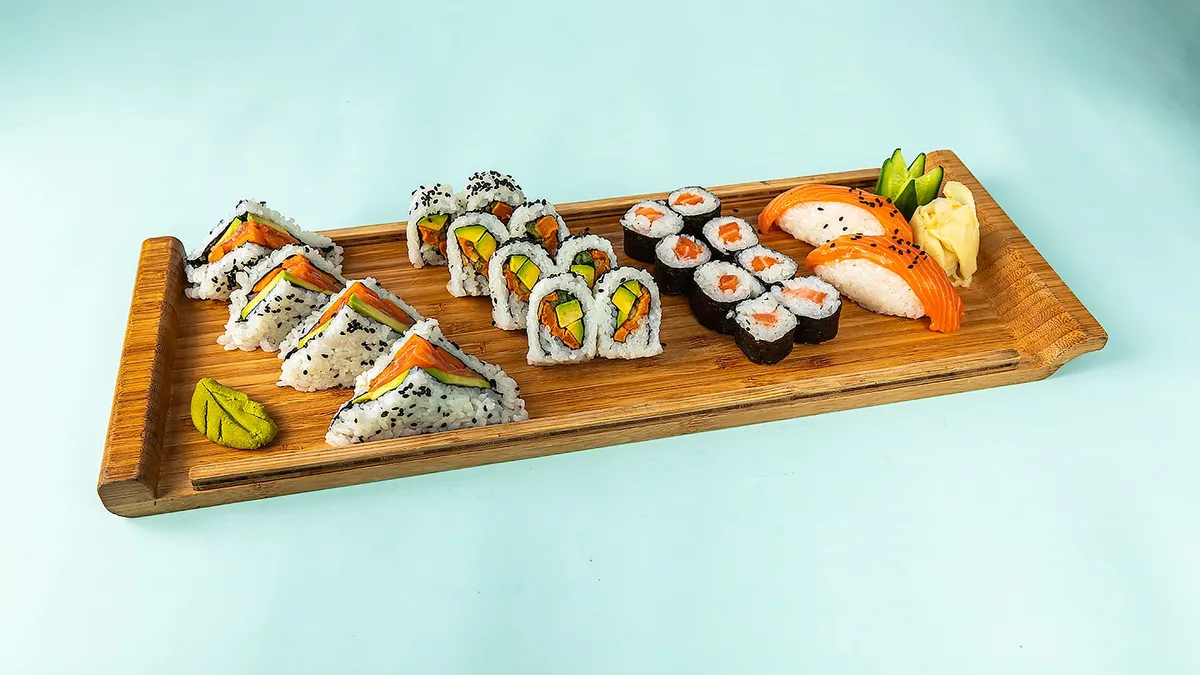 Salmon Combination - 22 pcs