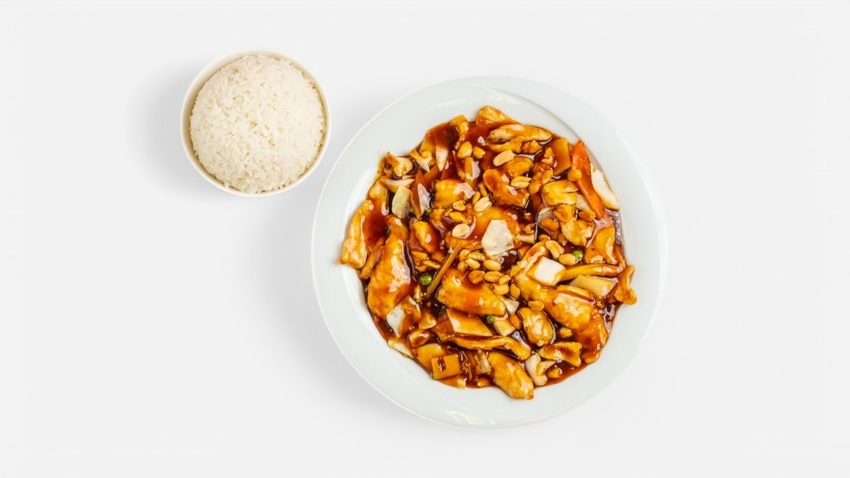 25. Kuřecí kung-pao s rýží