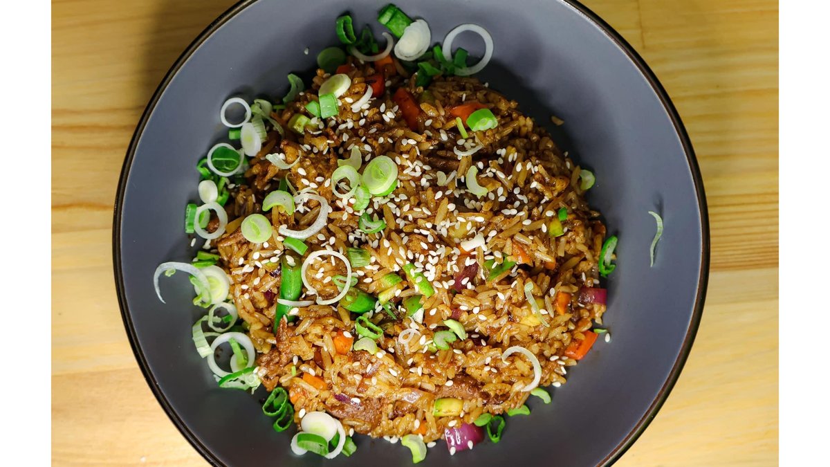 Orez Jasmine cu pui si legume