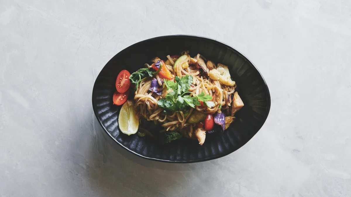 115. Stegte Nudler - Kylling and Spicy Østerssauce 🌶️