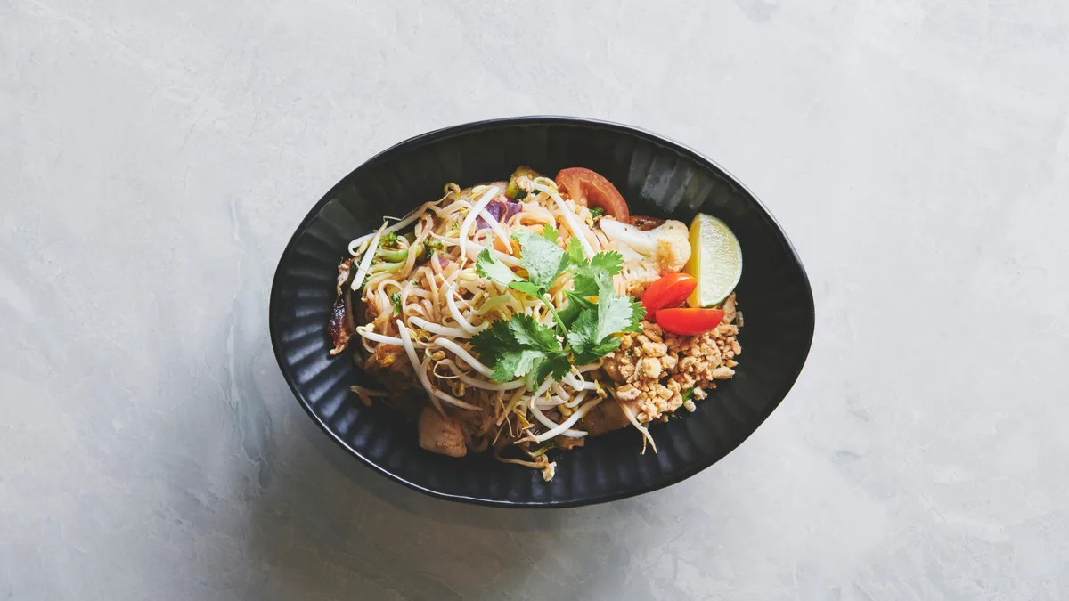 17. Pad Thai Nudler - Kyllingbryst el. Øko Tofu