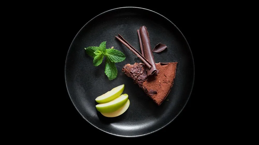 33C_Chocolate cake with apples