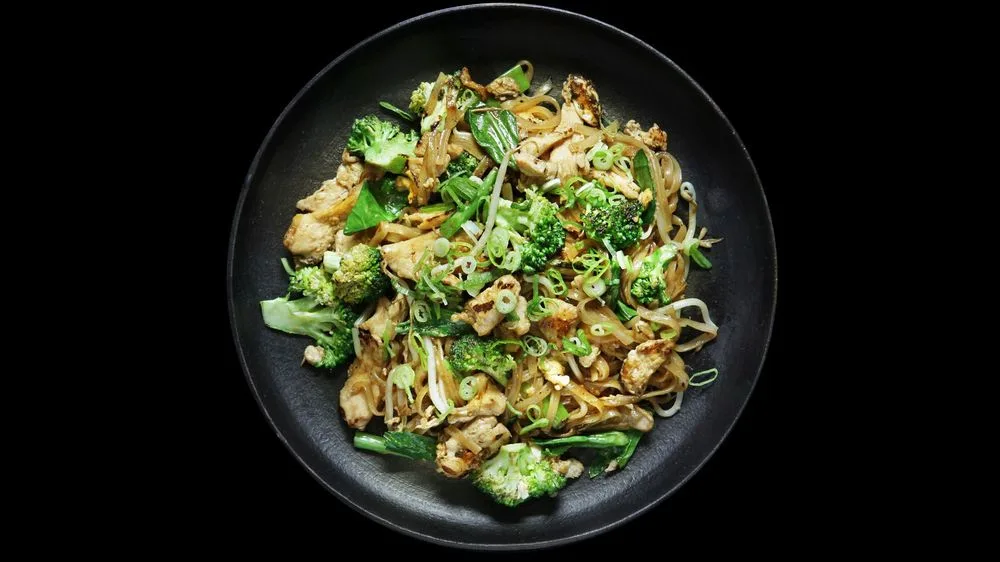 9A_Lunch fried noodles chicken