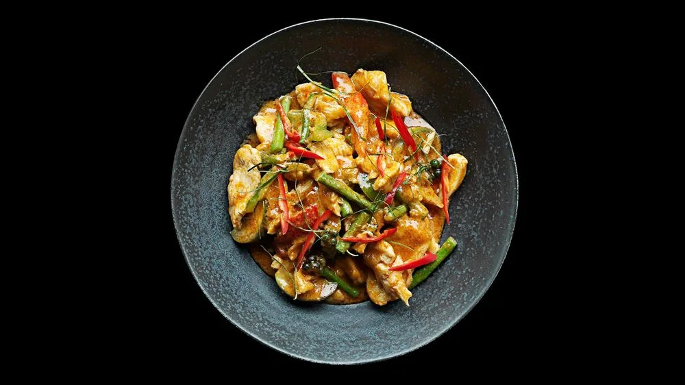 20_Lunch dry red curry chicken