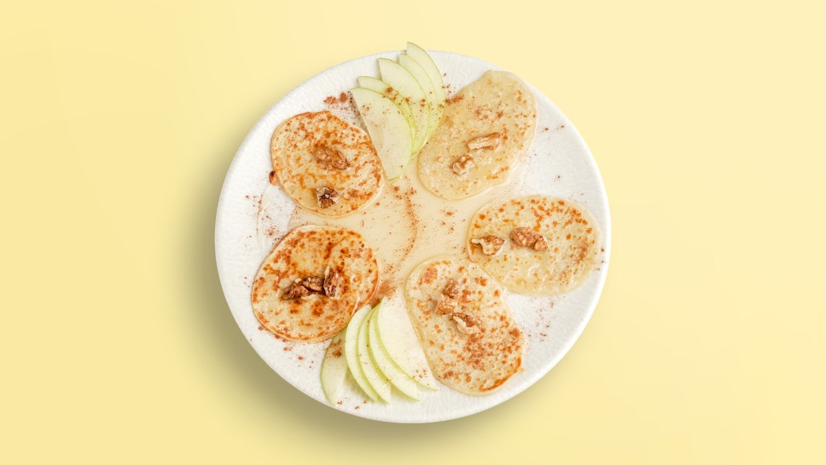 Pancake with Honey and Fruit