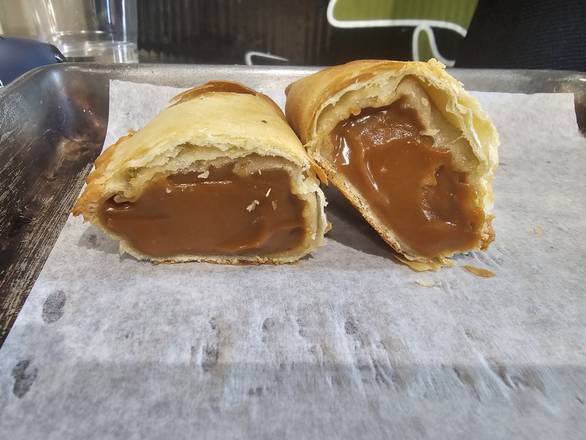 Dulce De Leche Empanada (DL)