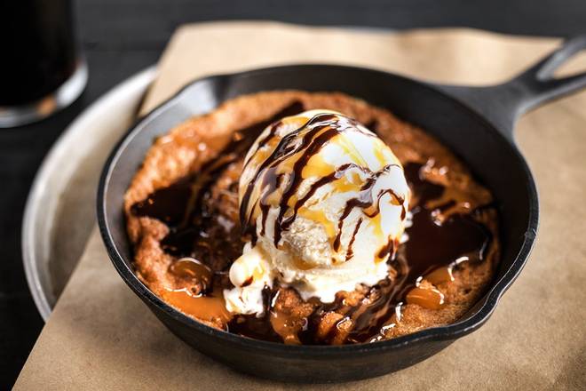 Salted Caramel Cookie Skillet