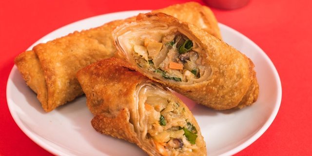 2-Piece Chicken Egg Rolls