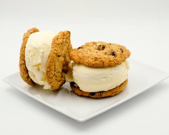 Oatmeal Cream Pie Ice Cream Sandwiches (2-Pk)