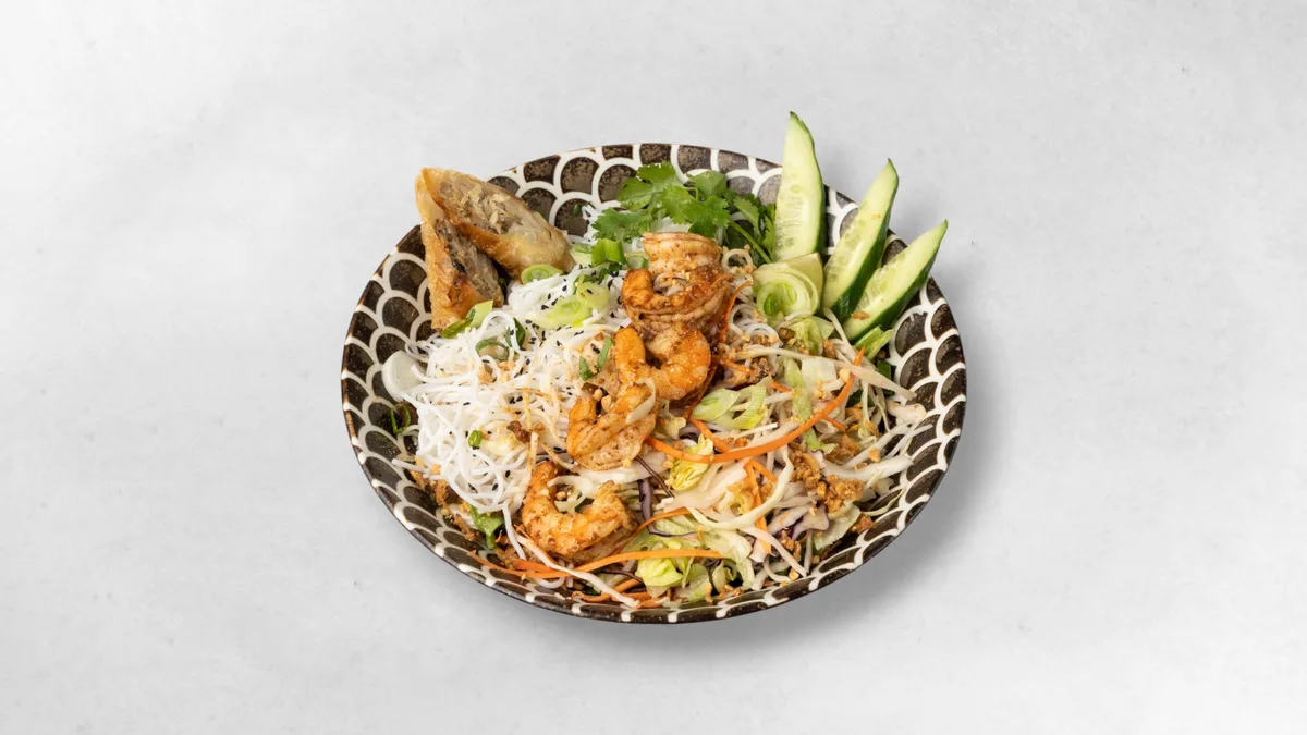 Nudelsalat mit Garnelen