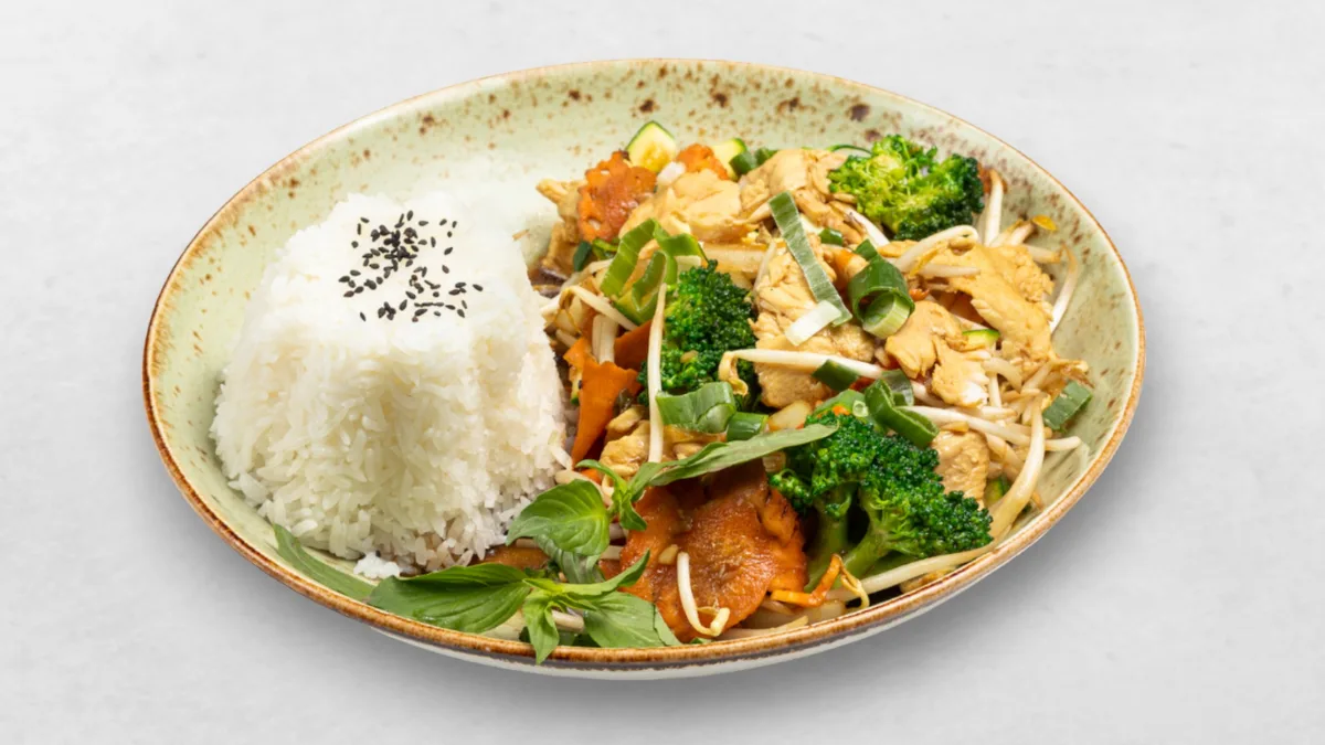 Wok Huhn mit Basilikum