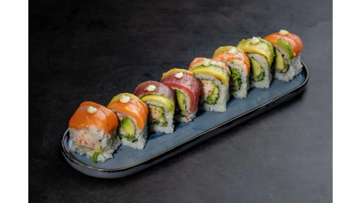 Kaburimaki Crispy rainbow roll