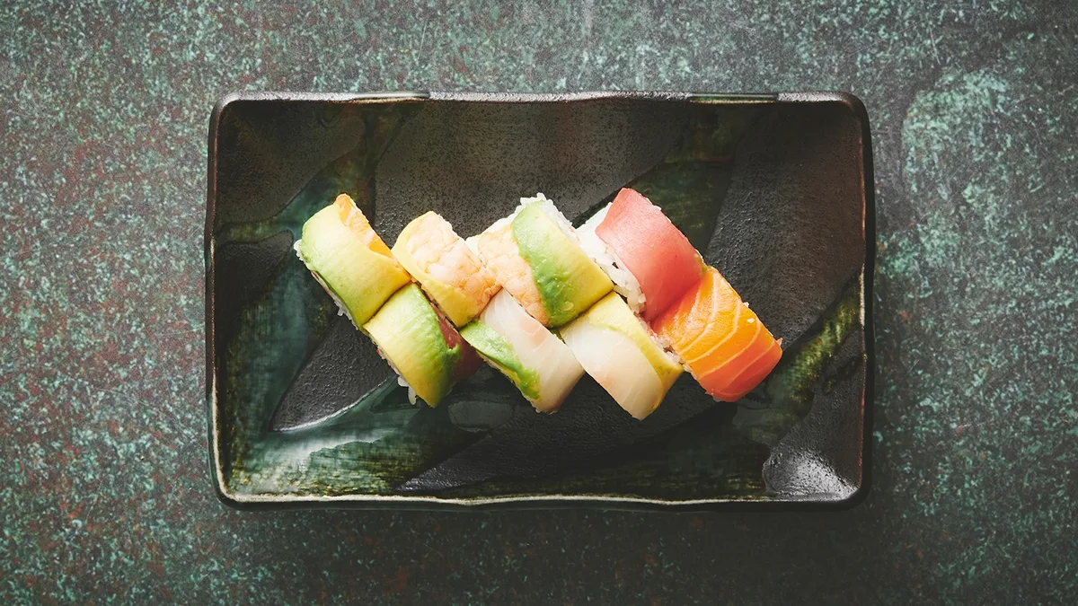 Kaburimaki rainbow roll