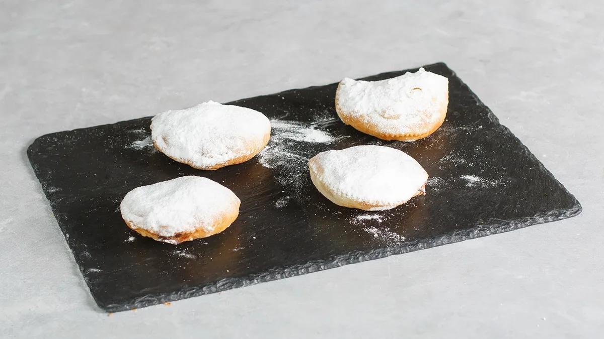 Filled Pastries(Poureki) With Anari Cheese 500G