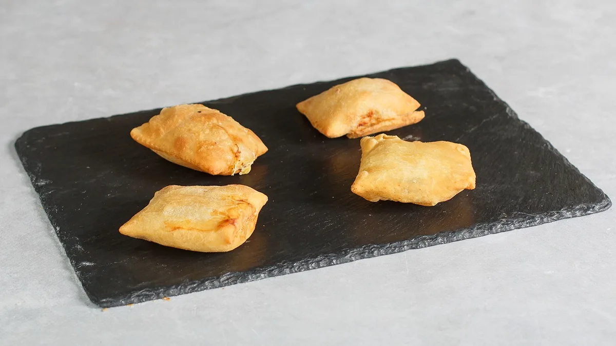 Filled Pastries(Poureki) With Halloumi 500G