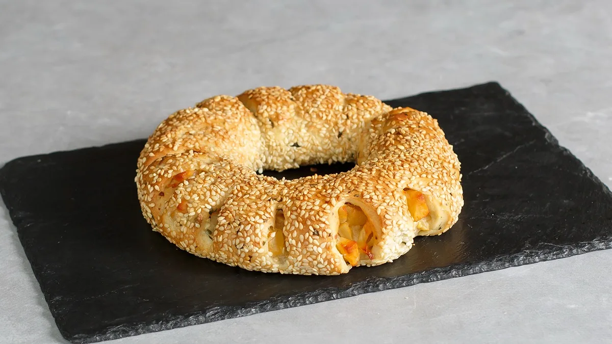 Halloumi Bread Ring