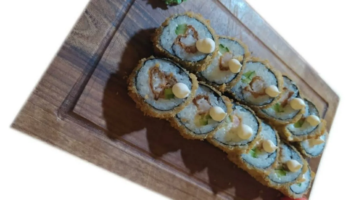 İsti Acılı Ebi Tempura Maki (12 əd.)
