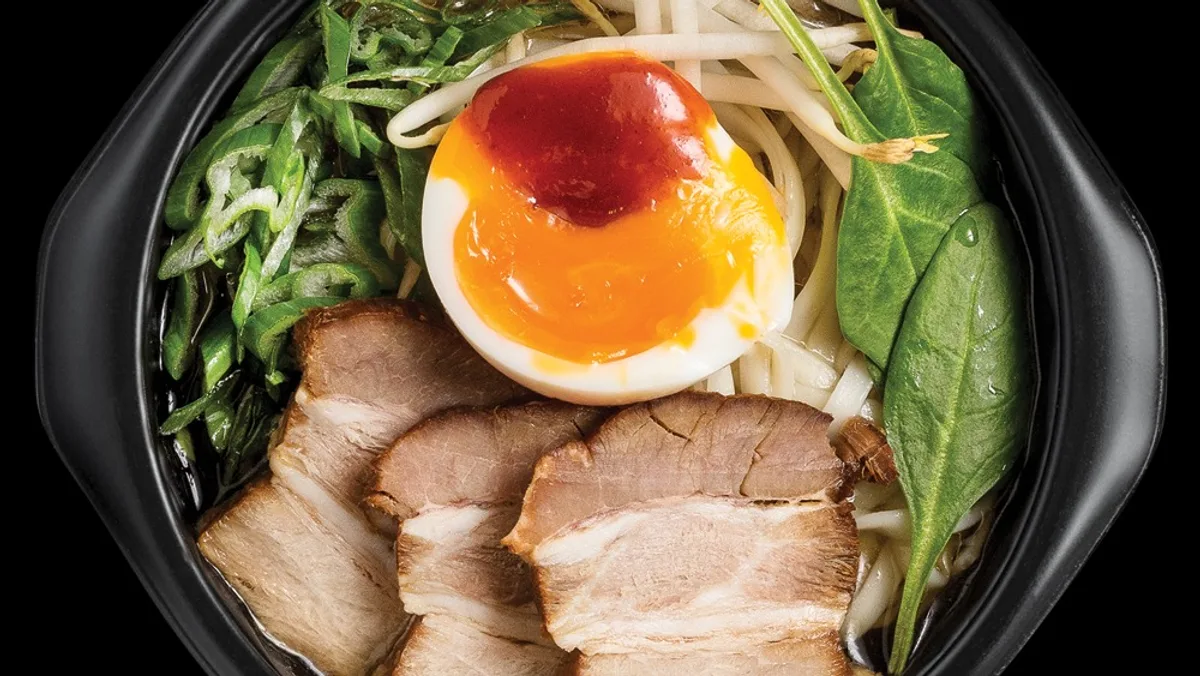 Ramen leves főtt császárhússal